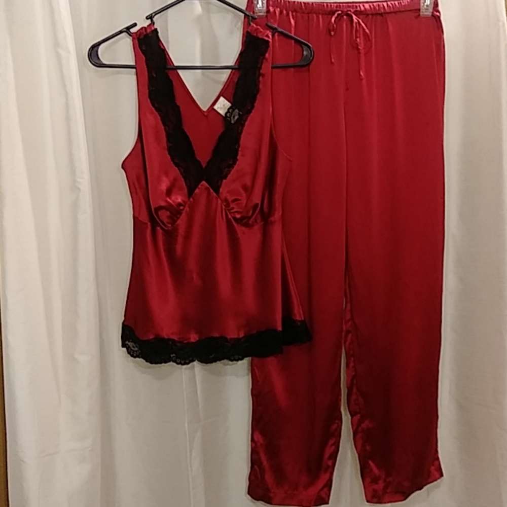 Via del Amore 100% silk pajamas size medium